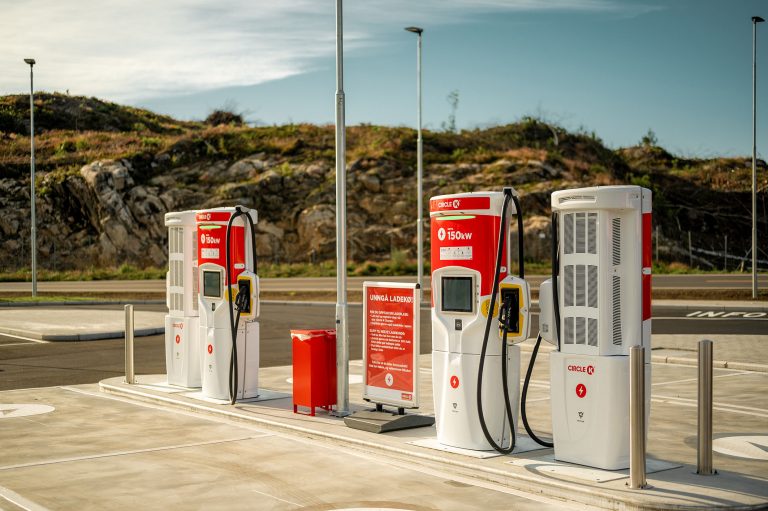 Circle K lancerer ladestationer til elbiler